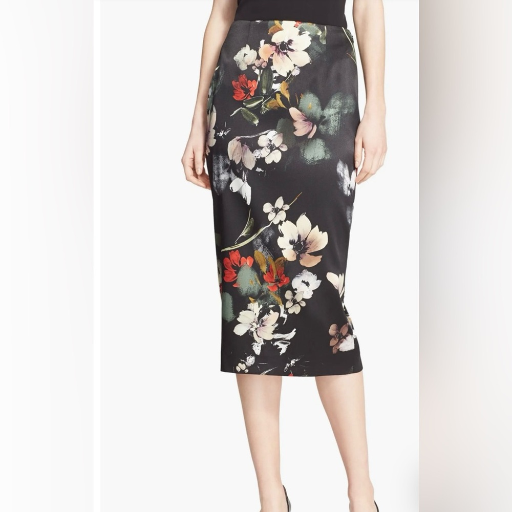 Nwot Nordstrom Signature and Caroline Issa stretch silk skirt